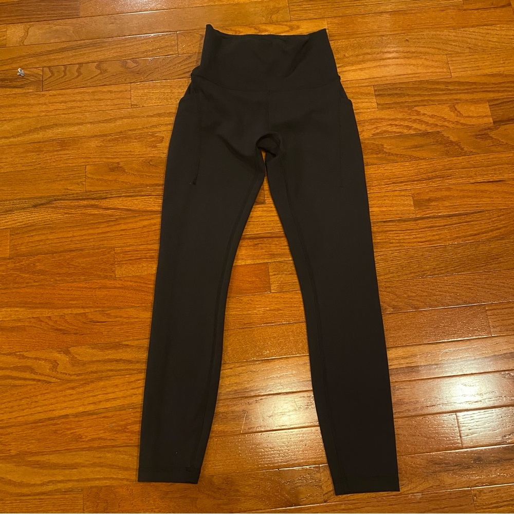 Lululemon Wunder Train leggings with side pockets 25” size 4 - Picture 7 of 7